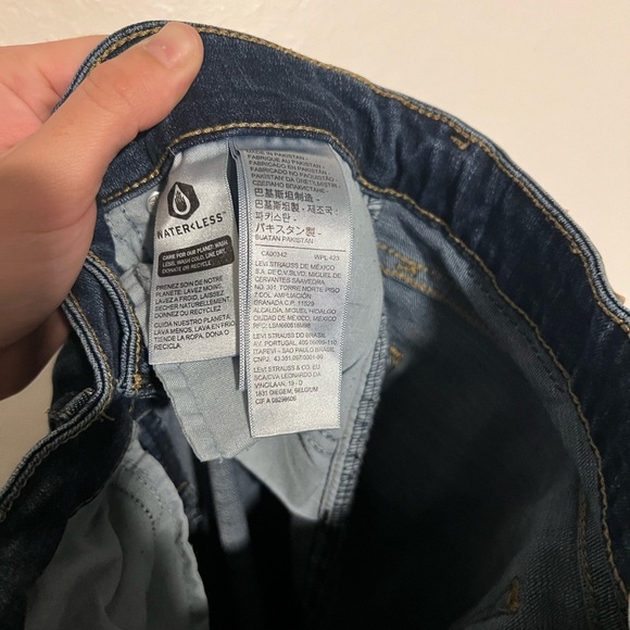 Levi’s 725 High-Rise Bootcut Jean Dark Wash Size 28 - Picture 5 of 7